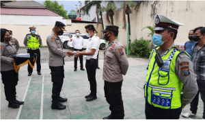 Polsek Medan Timur Mendapatkan Asupan Vitamin Untuk Tetap Sehat Menjalankan Tugas