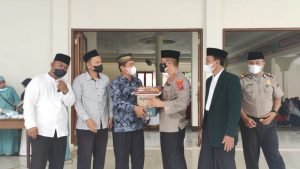 Peringati Isra Mi’raj Nabi Muhammad SAW, Polresta Deli Serdang Laksanakan Vaksinasi Massal dan Bagi Sembako