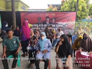 Dalam Rangka Ops Keselamatan Toba 2022, Personil Polresta Deli Serdang Berikan Edukasi Dan Vaksinasi Massal