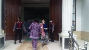 Berikan Rasa Aman Dan Nyaman, Sat Samapta Polresta Deli Serdang Laksanakan Patroli Dan Monitoring Kegiatan Ibadah Di Gereja
