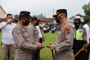 Kapolresta Deli Serdang Berikan Reward Kepada 100 Personil Berprestasi dan Berdedikasi baik