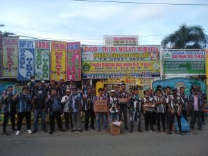 PAC IPK Khusus Simalingkar Berbagi Takjil Berbuka Kepada Masyarakat Yang Melintas Di Simalingkar Medan