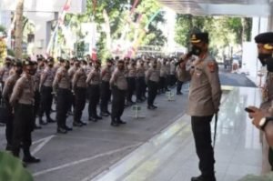 Kapolrestabes Medan Pimpin Apel Kesiapan Pasukan Pengamanan Aksi Unjuk Rasa