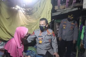 Sambangi Warga Tak Mampu, Kapolresta Deli Serdang Kucurkan Bantuan
