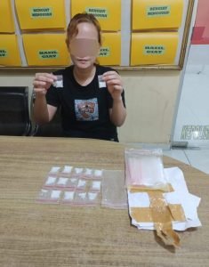 Gencar Berantas Peredaran Narkoba, Polresta DS Tangkap Janda Muda Dan Sita 22.06 Gram Sabu