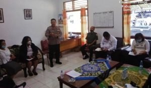 Cegah Tawuran Pelajar, Kapolsek Balige Pimpin Rapat Koordinasi