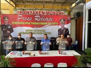 Subdit Tipiter Ditreskrimsus Polda Kalteng Ungkap Bahan Kimia Berbahaya jenis Sianida Sebanyak 1 Ton 350 Kg