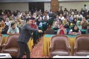 Viral,Trainer Bersertifikat Internasional Sekaligus Peraih 2 Rekor MURI Syafii Efendi, Jadi Pemateri BIMTEK Kader Pemberdayaan Desa Sepaluta.