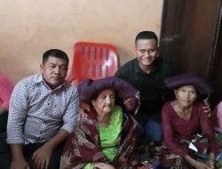 Mempererat Tali Silaturahmi dan Persaudaraan Anto Kaban, Yopi Kaban, Menjenguk NiNi(Opung) Bersama Pimpinan Umum Postmedan.TV