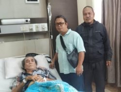 JMI SUMUT Jenguk Rusli Hr Wartawan Senior Yang Sedang Sakit