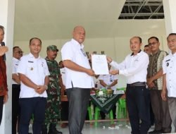 BUPATI NIAS UTARA HADIRI SYUKURAN SEKALIGUS PENYERAHAN PENGELOLAAN WISATA MANGROVE DARI PEMERINTAH KABUPATEN NIAS UTARA KEPADA BUM DESA SENDRORO SISARAHILI TELUK SIABANG
