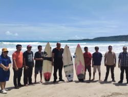 PEMERINTAH KABUPATEN NIAS UTARA MELAKSANAKAN EVENT SURFING BERSTANDAR INTERNASIONAL DI PANTAI TUREDAWOLA
