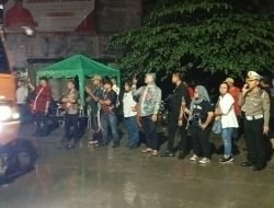 Warga kelurahan Selayang bersama kelurahan Sidomuyo Larang Truk Tanah Timbun, karna merusak Akses Jalan dan membuat polusi udara