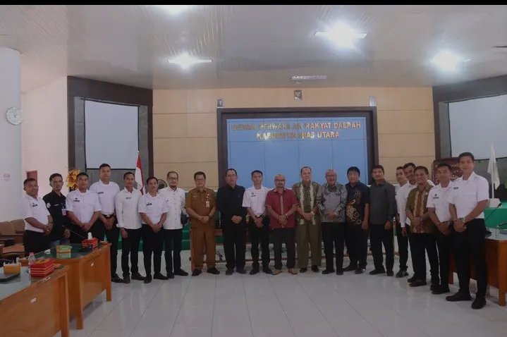 DPRD KABUPATEN NIAS UTARA MELAKSANAKAN RAPAT KERJA DALAM RANGKA MENDUKUNG PROGRAM PEMERINTAH TERKAIT PELAKSANAAN MAKANAN BERGIZI GRATIS (MBG) DI KABUPATEN NIAS UTARA.